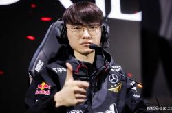 LOL传奇中(zhōng)單(dān)官宣退役！連(lián)续8年进世界赛，巅峰(fēng)期把(bǎ)IG打到(dào)解散
