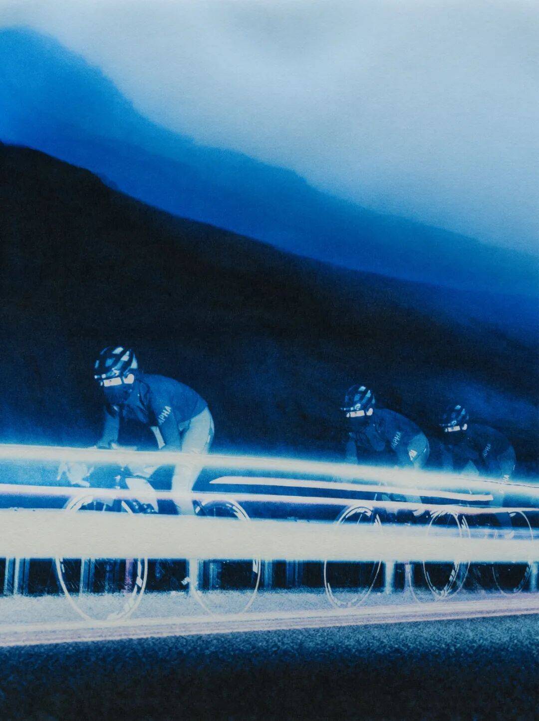 全新Rapha Pro Team Shadow：专为严苛的比赛与训练环境打造