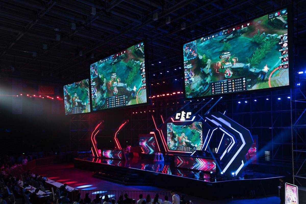 今日电竞推荐分析|KPL季后赛:武汉eStarPro对阵重庆狼队,巅峰对决一触即发