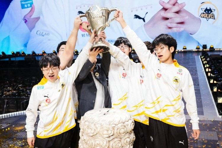 一支战队如何改变重庆电竞生态