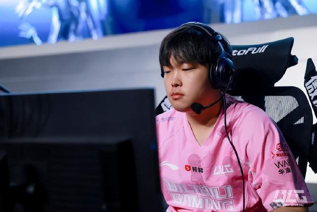 第三赛段总决赛:TES与BLG的终局之战,银龙杯与一号种子的归属!