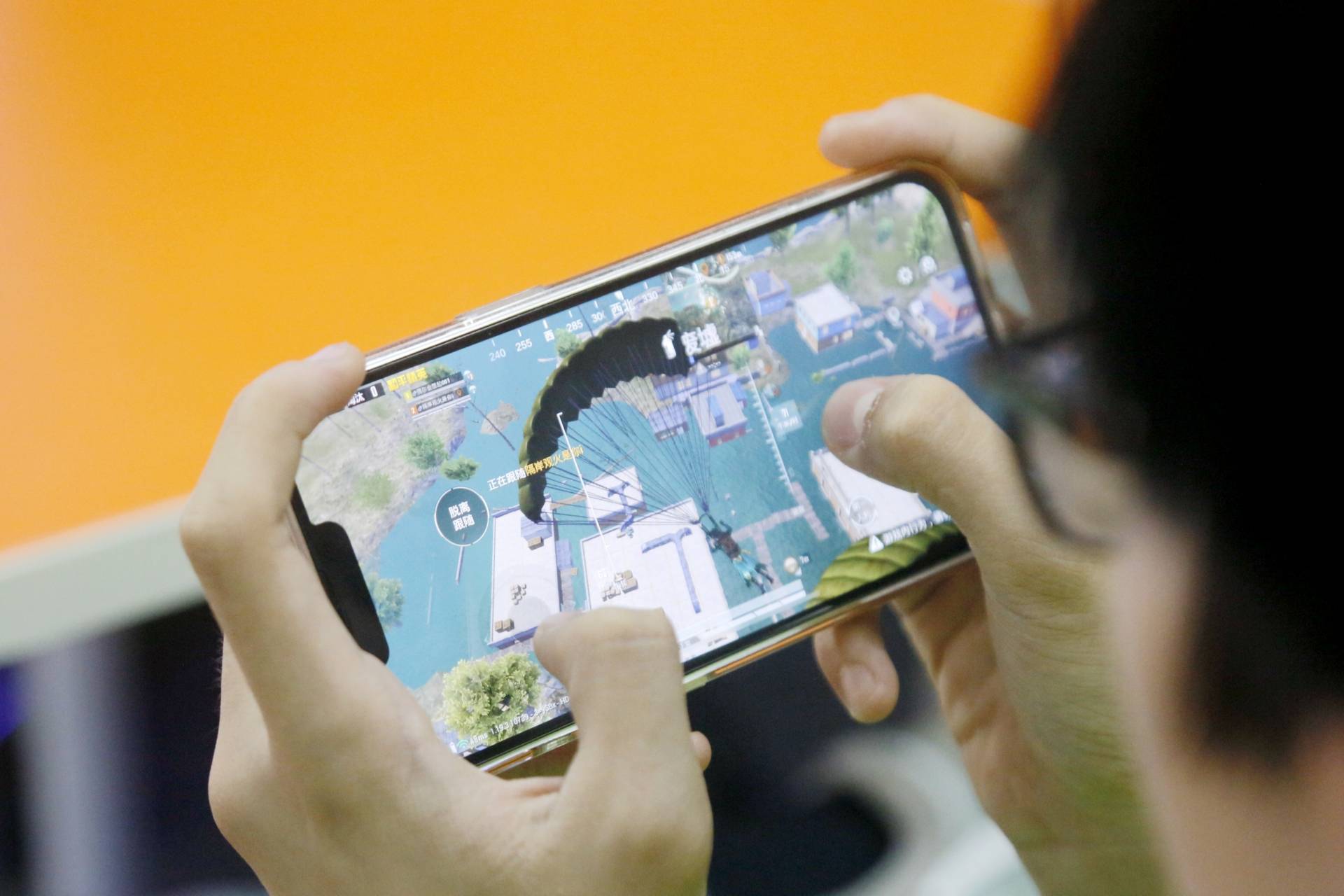 探秘武汉电竞学校录取条件：兴趣班开启电竞梦想，附电竞学校排行榜与在线报名指南