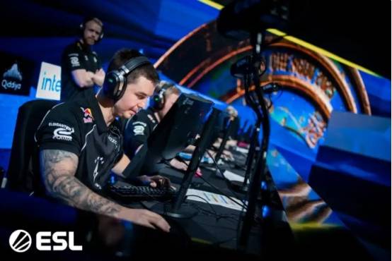 逆光代售福利：11月高燃电竞赛事盘点，参与竞猜解锁观赛福利～